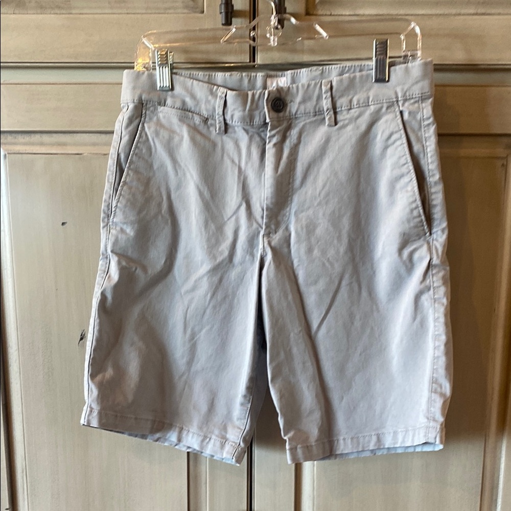GAP Gray Flat Front Shorts Lightweight Casual